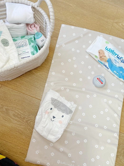 Neutral Daisy Travel Changing Mat - Image 3